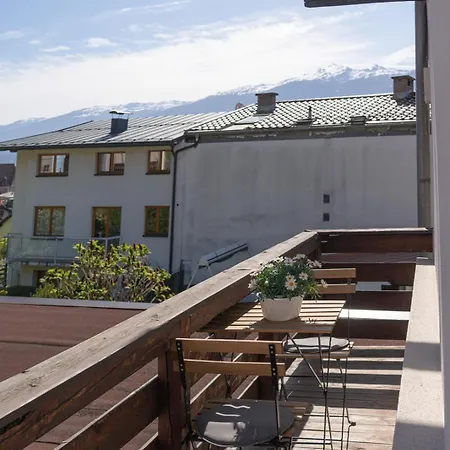 Mia Apartman